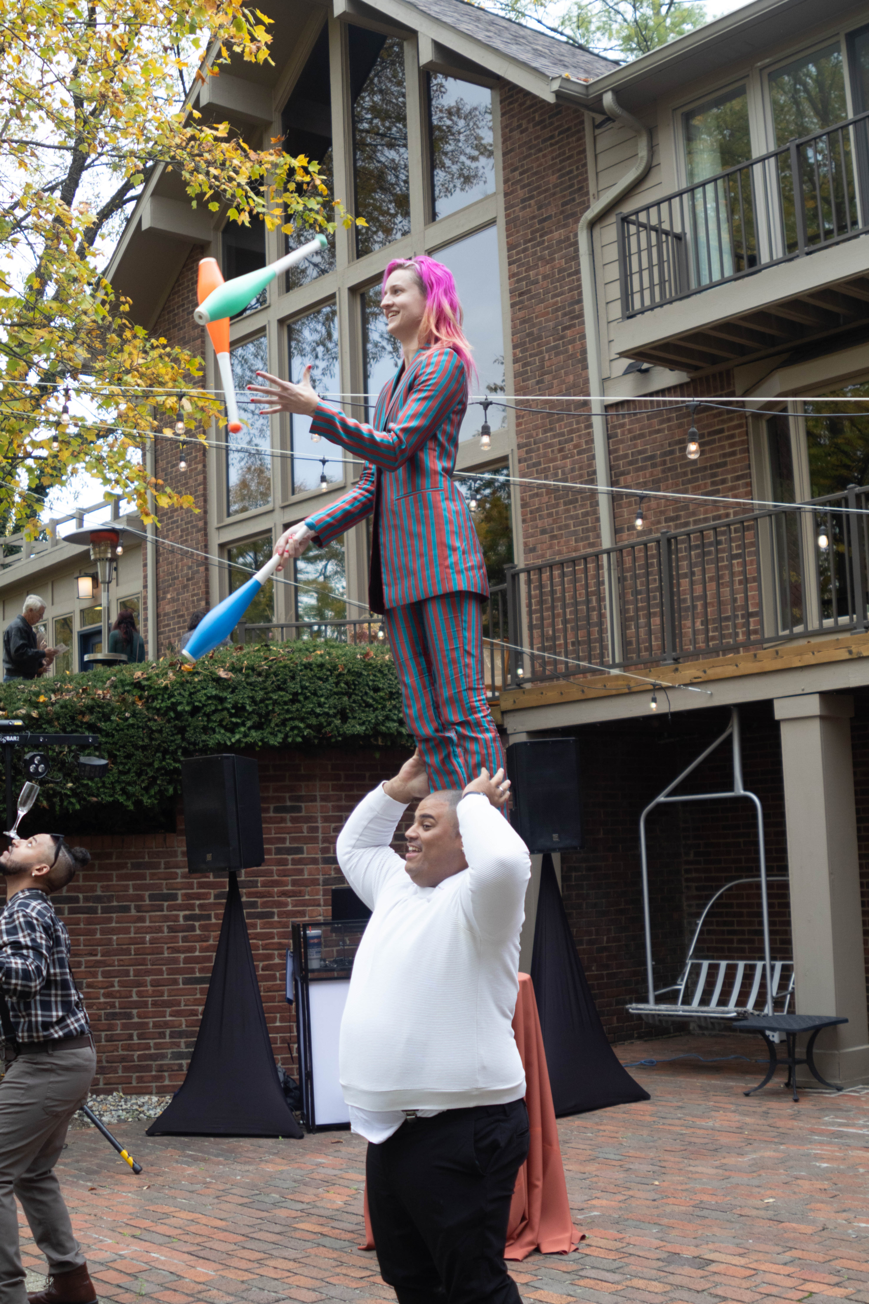 Rock-Villanyi - Juggler 2